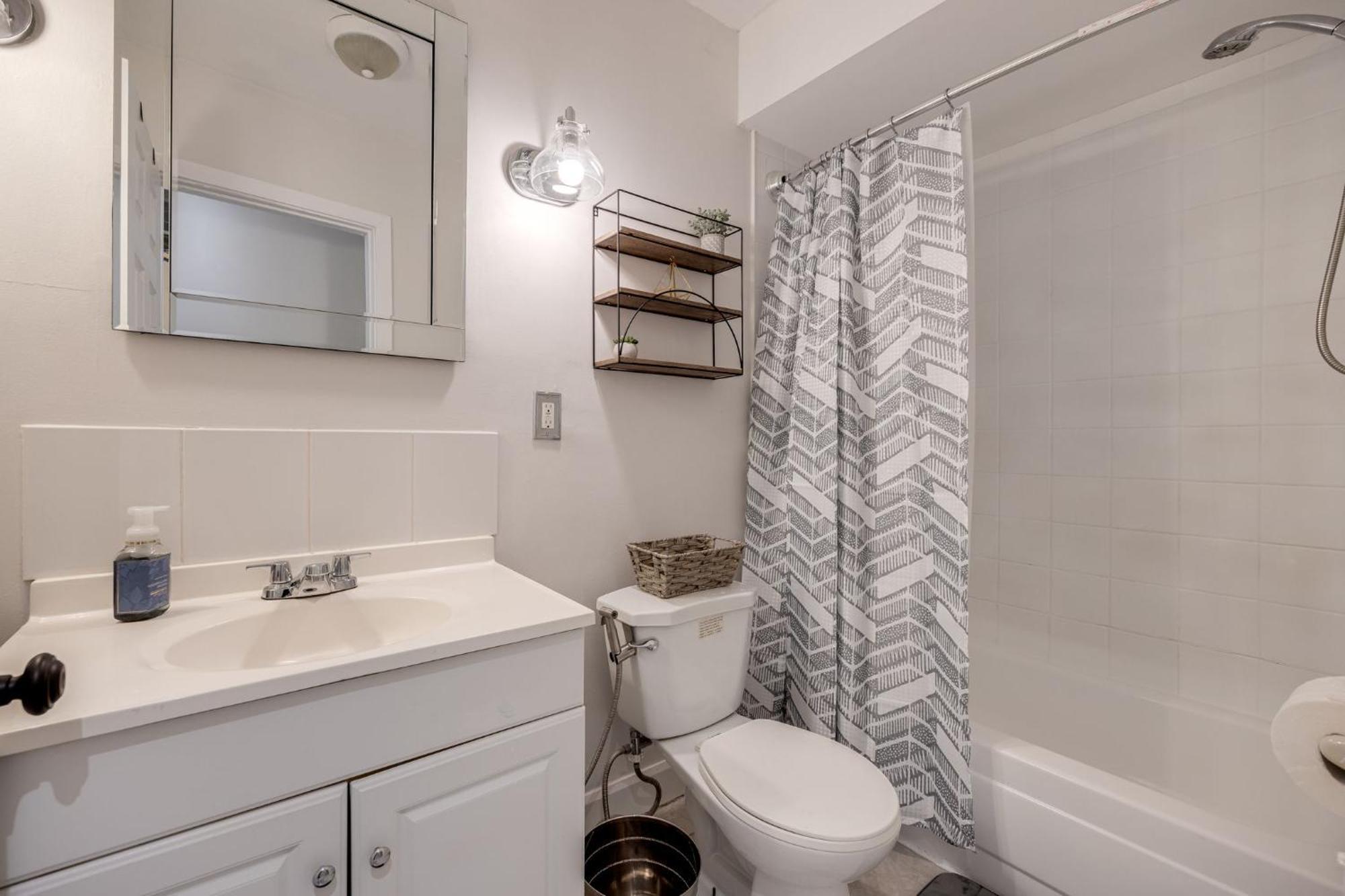 Eglinton West Guest Suite Toronto Zewnętrze zdjęcie